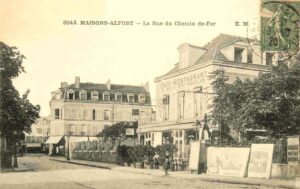 Maisons-Alfort place de la Gare le Théâtre
